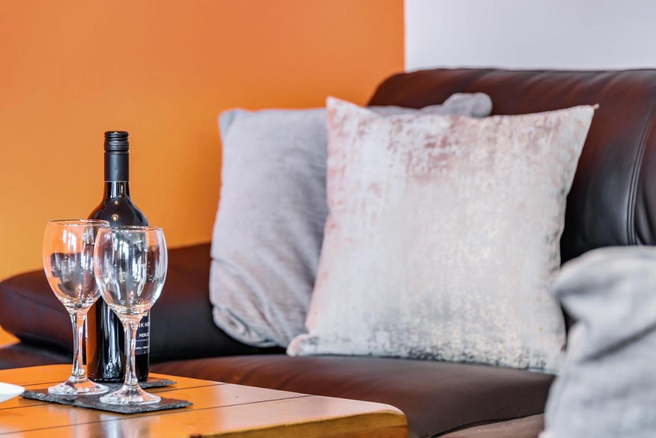 Stylish 2 Bedroom Apartment, Central Exeter, Parking On Site Zewnętrze zdjęcie