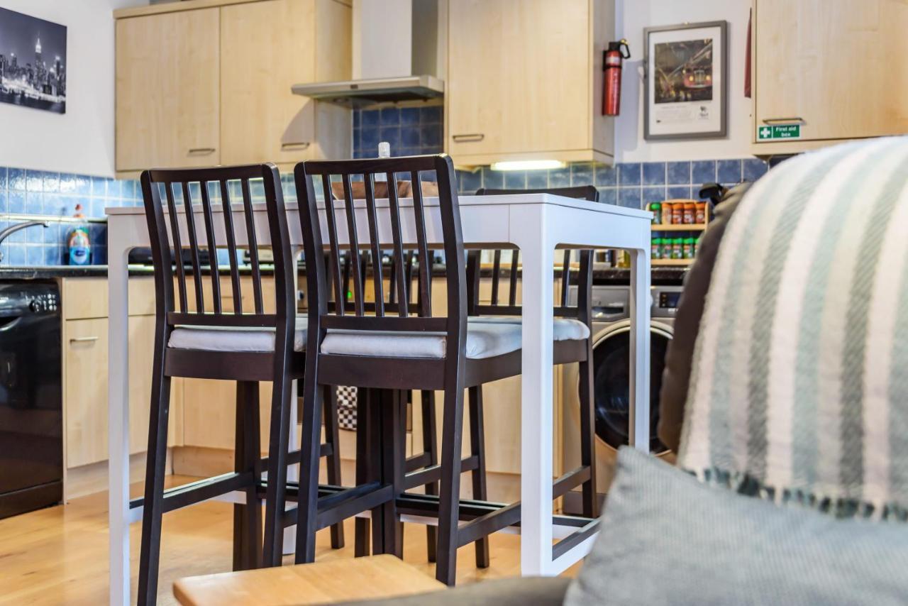 Stylish 2 Bedroom Apartment, Central Exeter, Parking On Site Zewnętrze zdjęcie