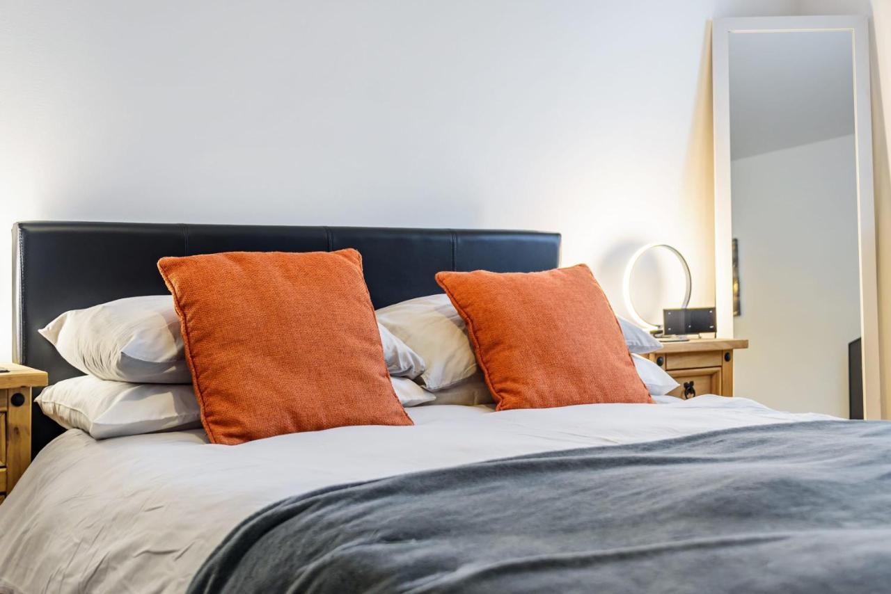 Stylish 2 Bedroom Apartment, Central Exeter, Parking On Site Zewnętrze zdjęcie